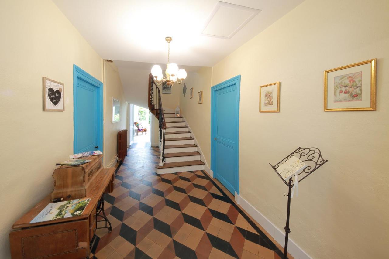 La Loge Des Fees Bed & Breakfast Latille Bagian luar foto